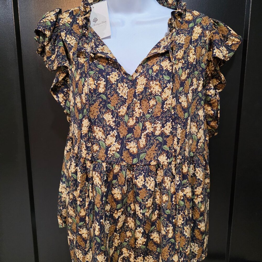 Betseys' Boutique Navy Floral Top Sz L NWT